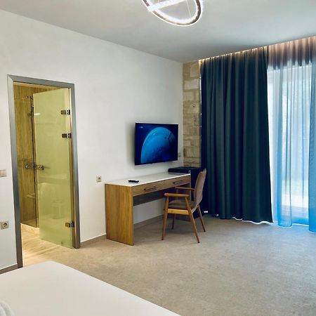 Lili Hotel Gazi Екстер'єр фото